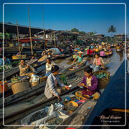 Myanmar (641) Inle - Floating Market