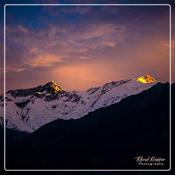 Annapurna Fernwanderweg (148) Annapurna II (7.937 m) and III