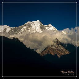 Annapurna circuit (236) Nilgiri (7.061 m)