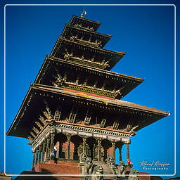 Bhaktapur - Nyatapola Temple, Kathmandu Valley (45)