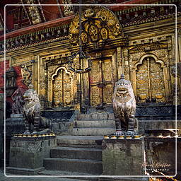 Bhaktapur - Changu Narayan, Kathmandu Valley (204)