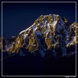 Khumbu (100) Phari Lapcha (6 017 m)