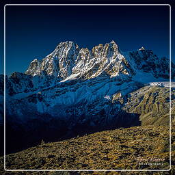 Khumbu (255) Phari Lapcha (6,017 m)