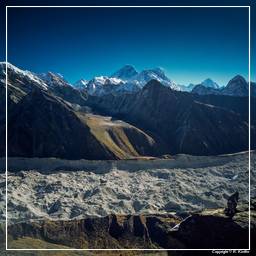 Khumbu (268) Everest (8,848 m)