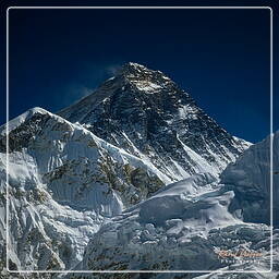 Khumbu (321) Everest (8,848 m)