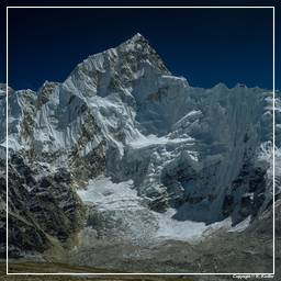 Khumbu (327) Nuptse (7,861 m)