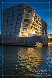 Block 16 (The Wave) - René van Zuuk Architecten, Almere (1)