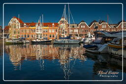 Hoorn (48) Harbour