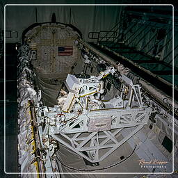 Space Shuttle Discovery, Kennedy Space Center (58)
