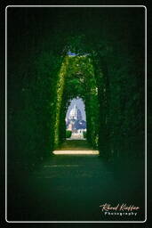 Villa del Priorato di Malta (2) Saint Peter’s Basilica through the keyhole