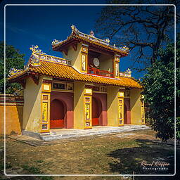 Huế (19) Cité Impériale - Porte vers pavillon de la Splendeur (Hiển Lâm các)