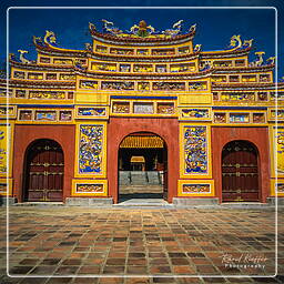 Huế (21) Ciudad Imperial - Porta al Pabellón del Esplendor (Hiển Lâm các)